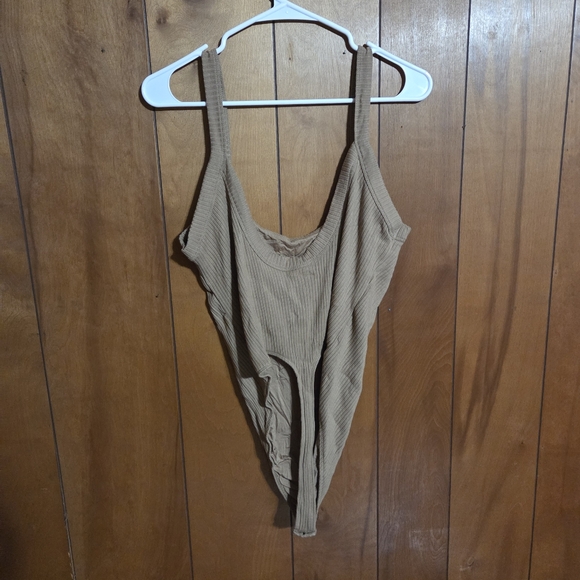 Good American Women's GB0299 Size 4 Beige Ribbed One Piece Bodysuit - Picture 2 of 3